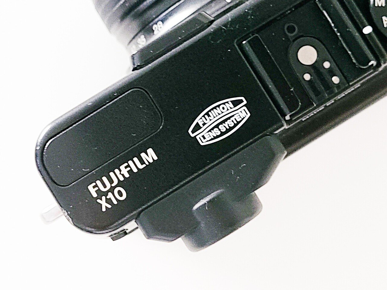 ズームできるコンデジ 、FUJIFILM X10がやって来た。｜記憶カメラ