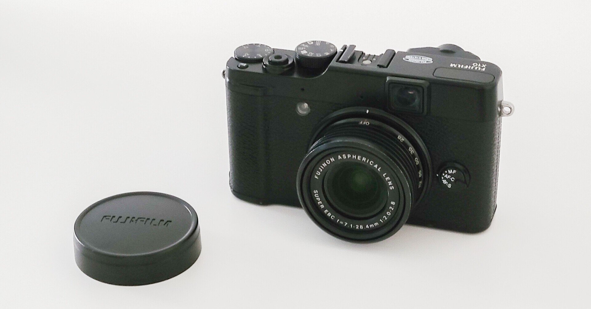 いまさらですが、FUJIFILMのコンデジX10をお迎え。|©︎Reo いまさらですが、FUJIFILMのコンデジX10をお迎え。|©︎Reo