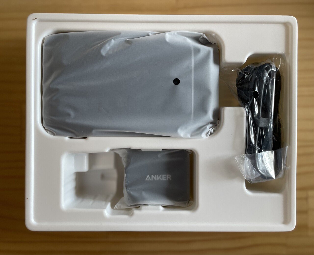 Anker 533 wireless charger 補助品付き Anker 533 Magnetic Wireless Charger (3-in-1 Stand) | ワイヤレス