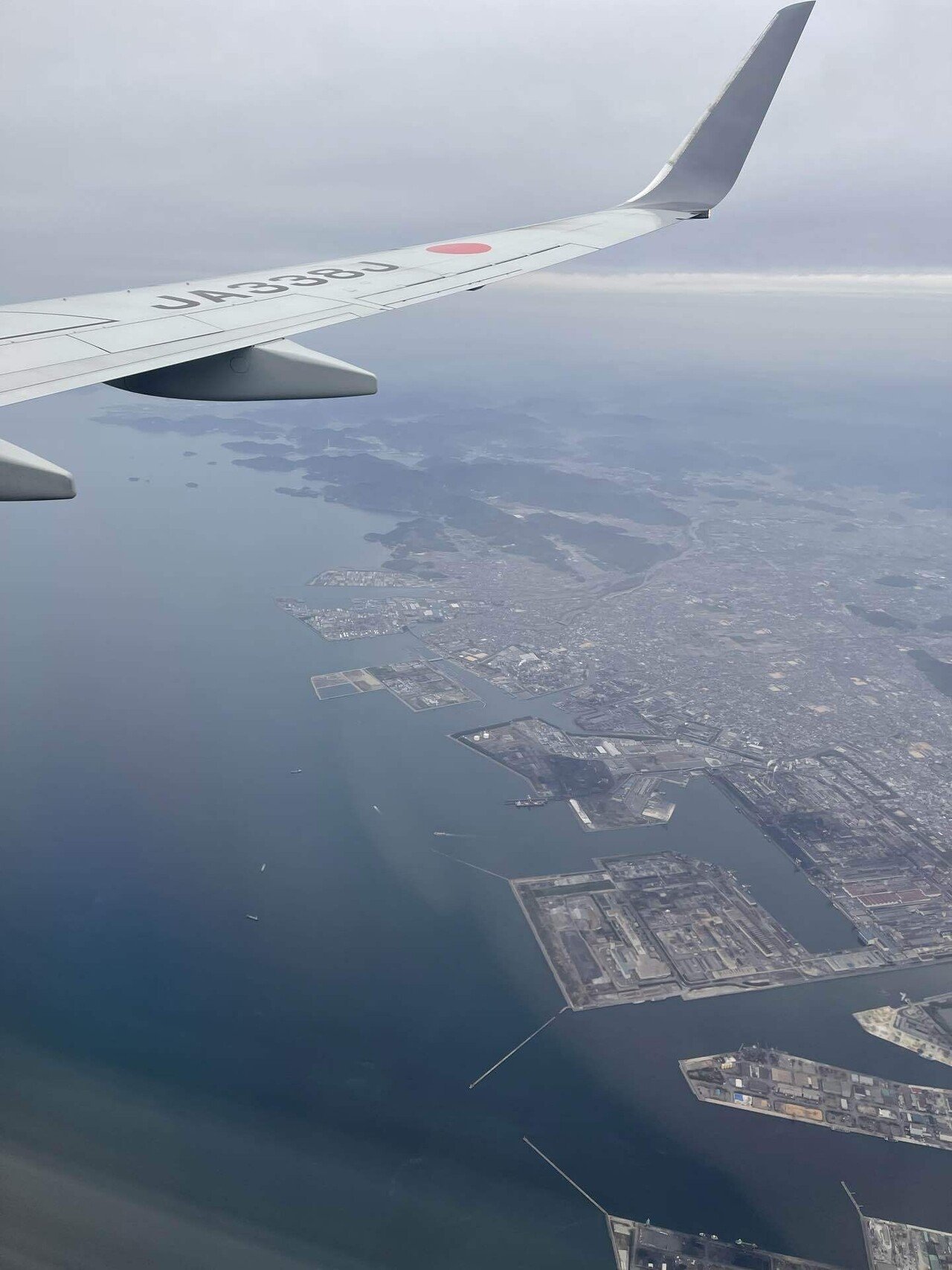 瀬戸内海 から 香川県 へ 羽田空港から高松空港への空路 玉置泰紀 Kadokawaエグゼクティブプロデューサー Note