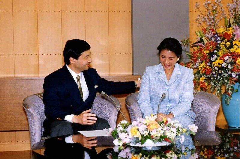 2002年4月2日の記者会見で、雅子さまは涙ぐまれた　宮内庁提供