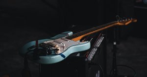 ZAZEN BOYSメンバーがギターとLine 6 DL4 Mk2を弾き倒す動画