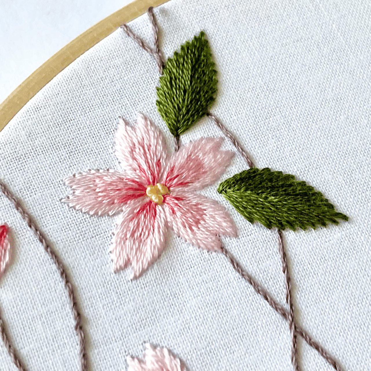 コツ グラデーションに必要な差し色 はなこまち 刺繍作家 Note