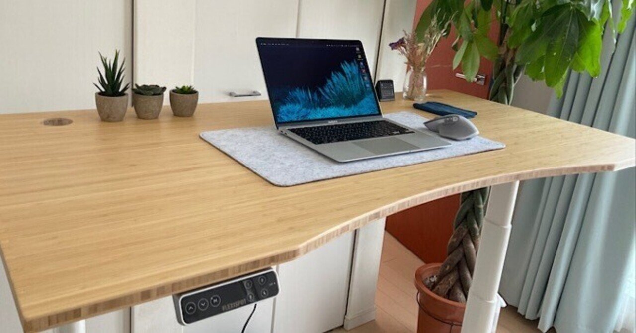FlexiSpot E8竹天板レビュー】電動昇降デスクを使ってみてのメリット