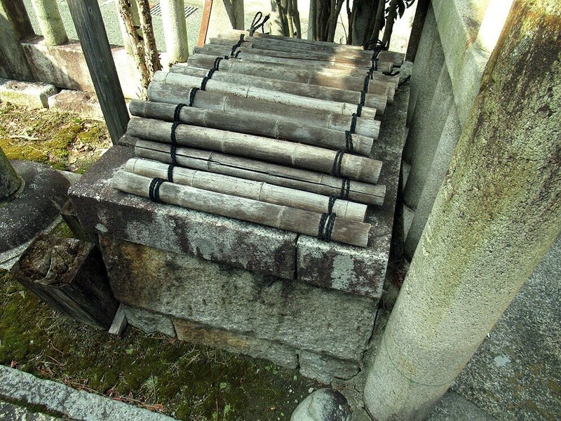 8堤下神社神社の井戸