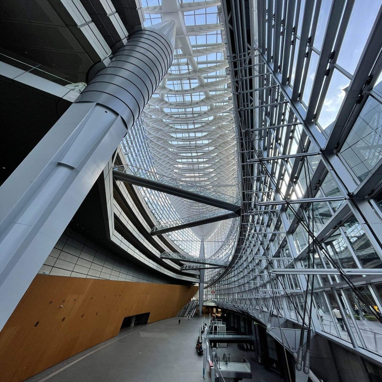 東京五大巨大建築物を訪れてみて感じたこと まえじー 一級建築士 Note