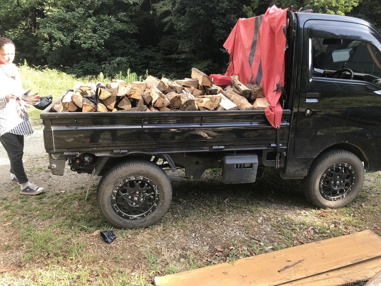 スギ コナラ 等薪  軽トラ一杯分 スギ コナラ 等薪 軽トラ一杯分