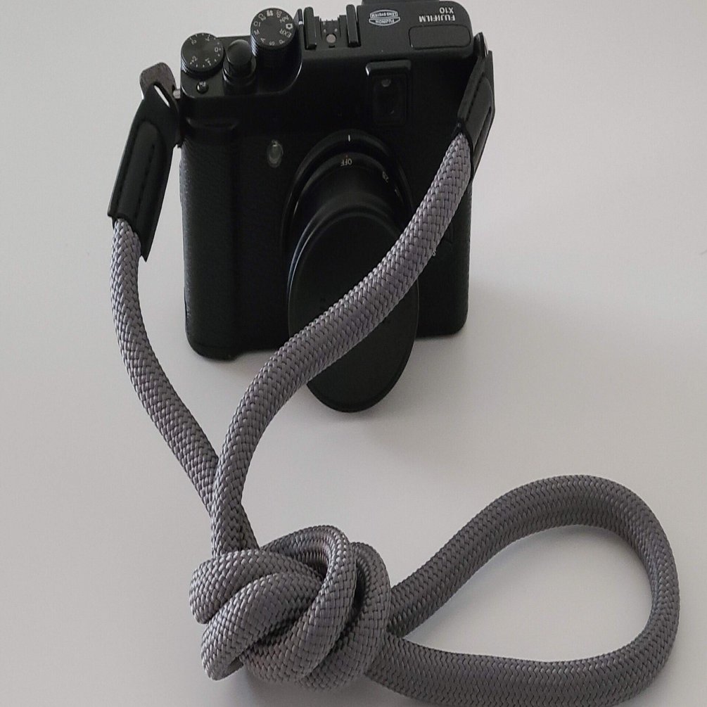 FUJIFILM X10 コンパクトカメラ 充電器・ストラップ付 FUJIFILM X10をカスタマイズしてみた【Vol.1】｜ストラップ篇｜©︎Reo