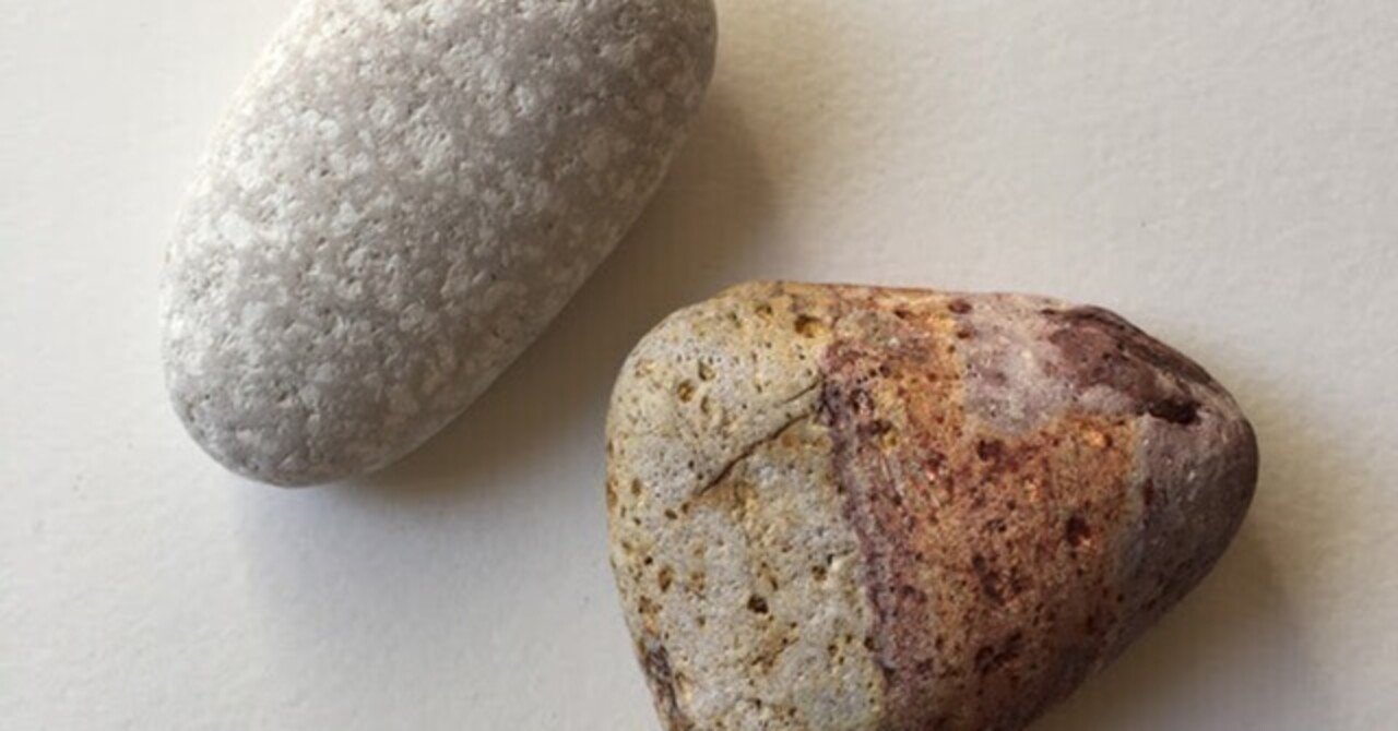 10年前に川辺で拾った石