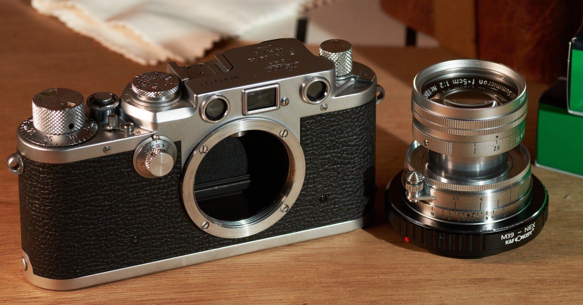 バルナック型ライカのフィルムの入れ方｜朝比奈幸太郎・誰かの発見