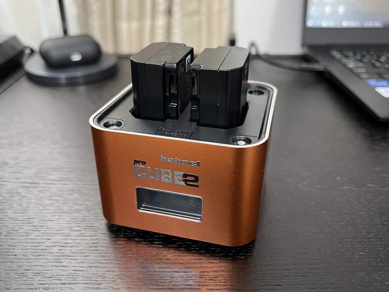 最強に便利なカメラのバッテリーチャージャー【ヘーネルProCube2】を