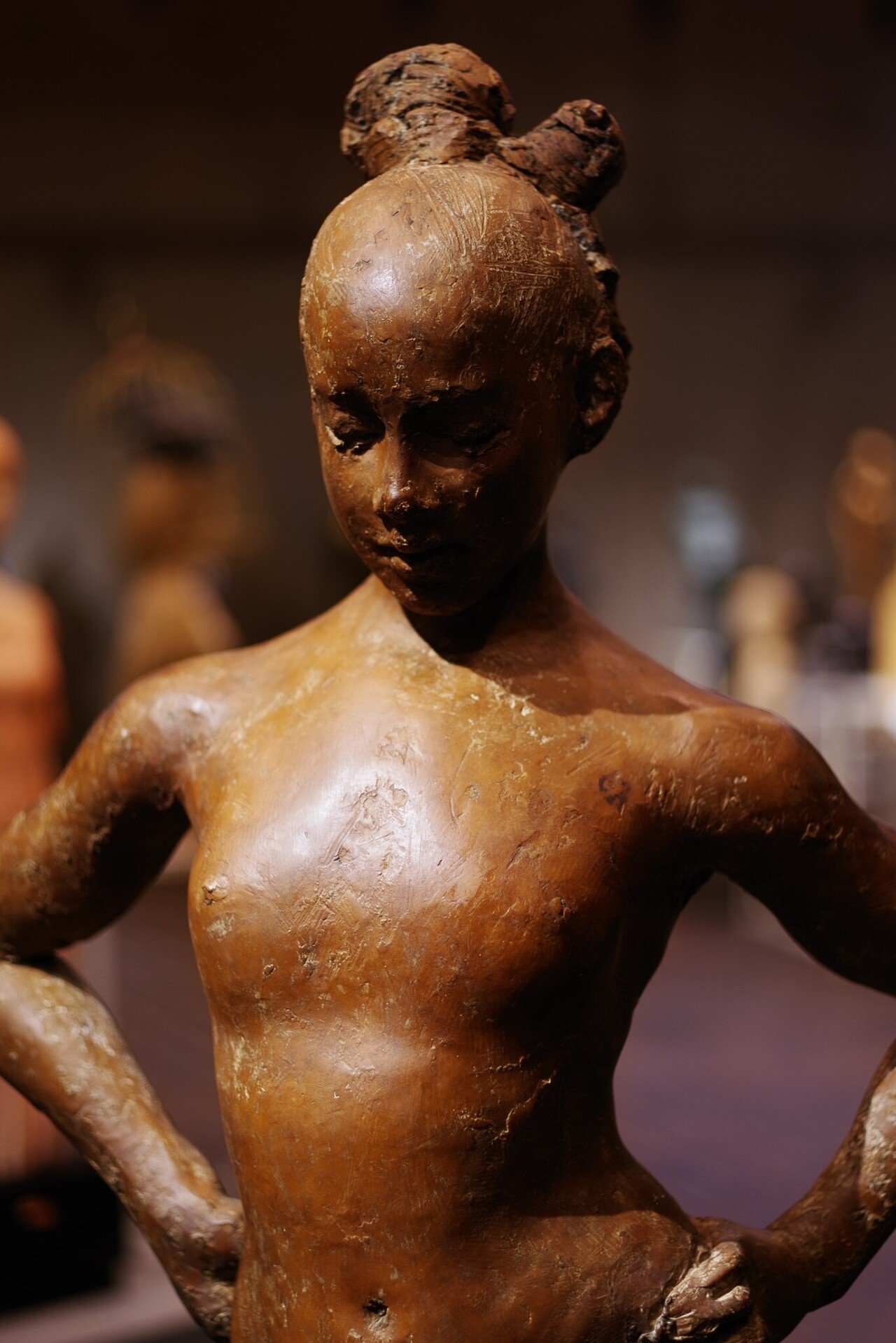 美術鑑賞 #日彫展 #ポーズをとる女 #田丸稔 #東京都美術館 #上野｜Mattaka