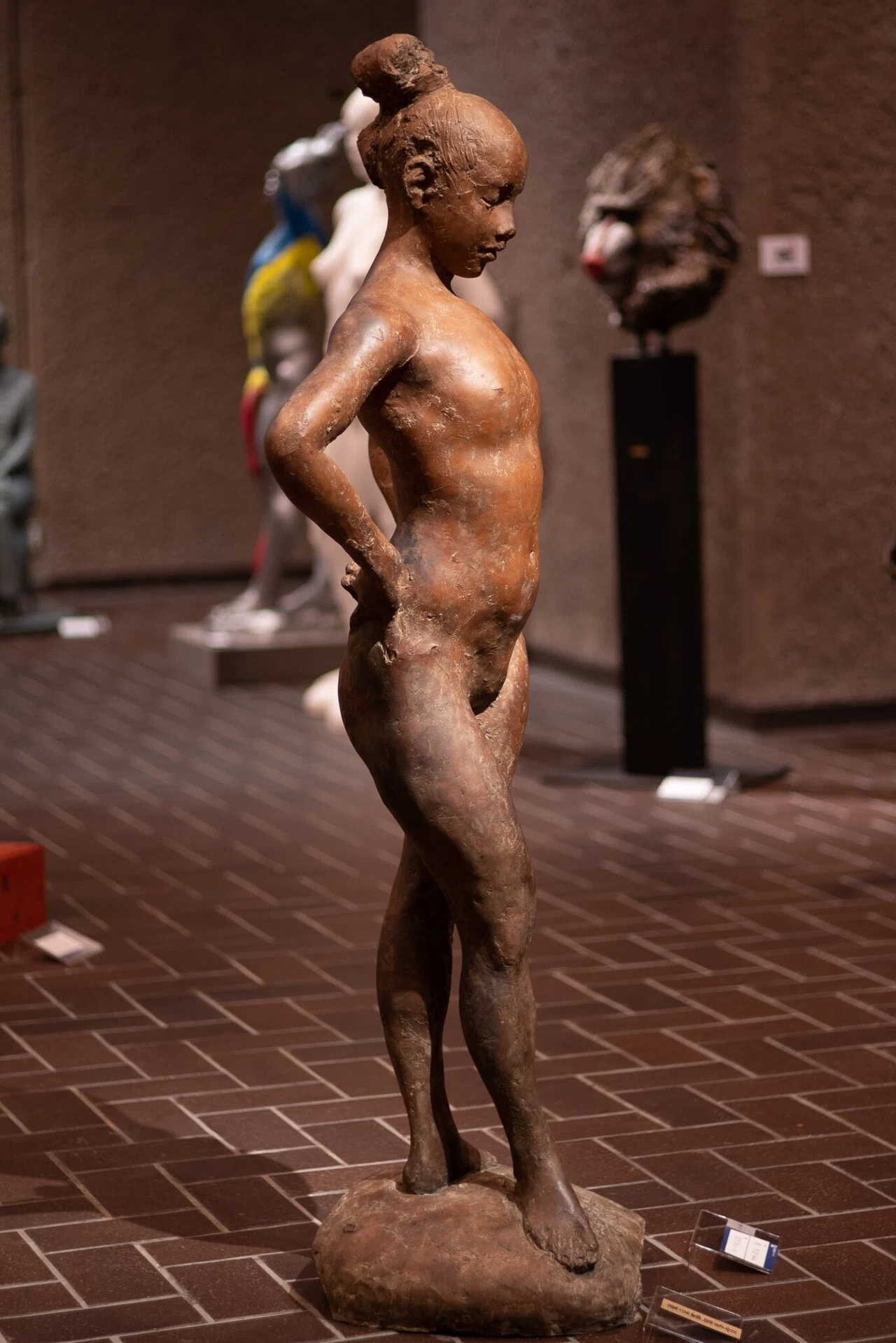 美術鑑賞 #日彫展 #ポーズをとる女 #田丸稔 #東京都美術館 #上野｜Mattaka