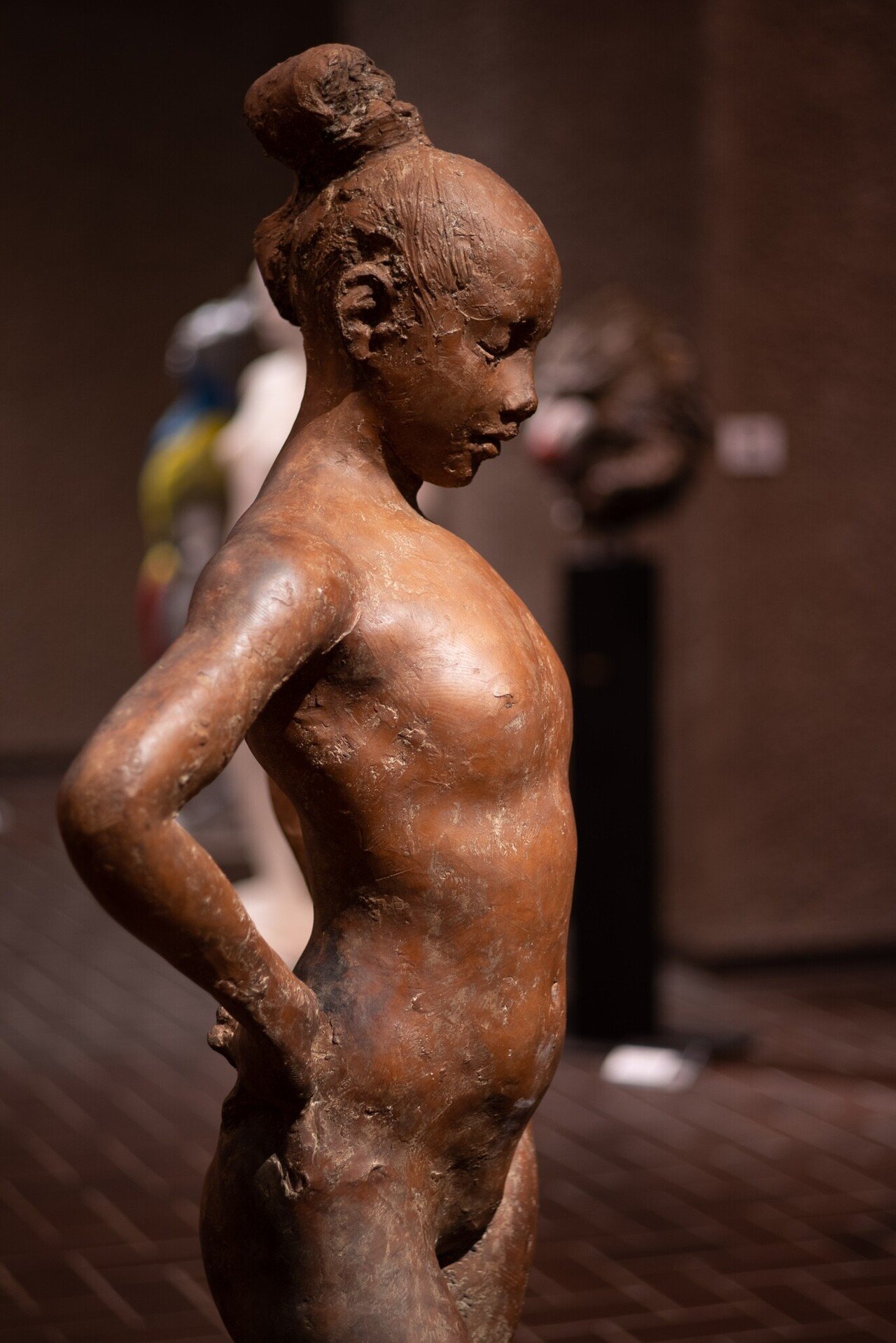 美術鑑賞 #日彫展 #ポーズをとる女 #田丸稔 #東京都美術館 #上野｜Mattaka