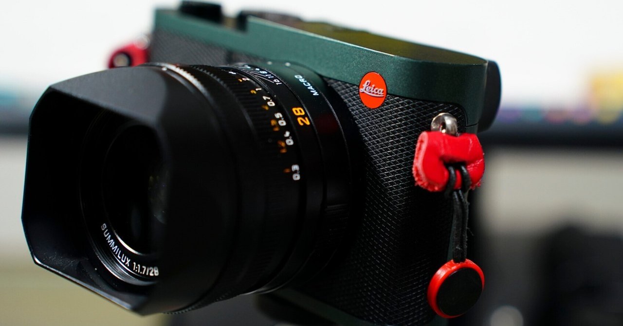 Leica Q2 【予備電池など純正アクセサリ付き】 Leica Q2のバッテリーを外出先で充電する｜綾悠宇（MehrLicht!）