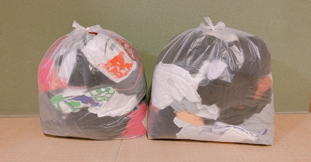 断捨離】グッズ厨が衣類を半分捨てた話｜朔