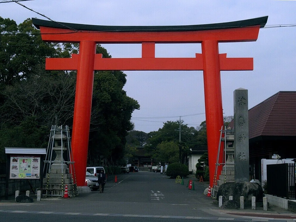 3津島神社南の大鳥居
