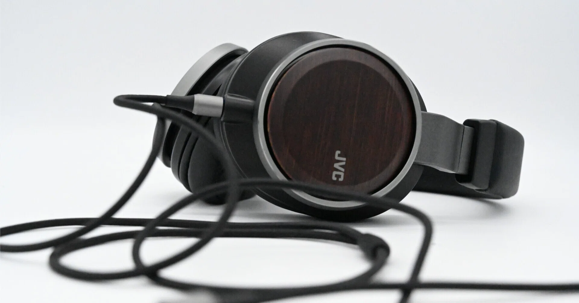 WOODによる中音域の豊かな響き! JVC HA-SW02 ヘッドホンレビュー|onzo WOODによる中音域の豊かな響き! JVC HA-SW02 ヘッドホンレビュー|onzo