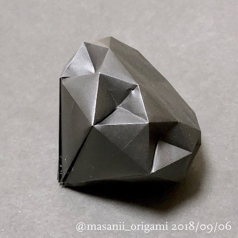 今日は黒の日 黒い折り紙を 上手に仕上げるコツはこれだ まさにぃ Note