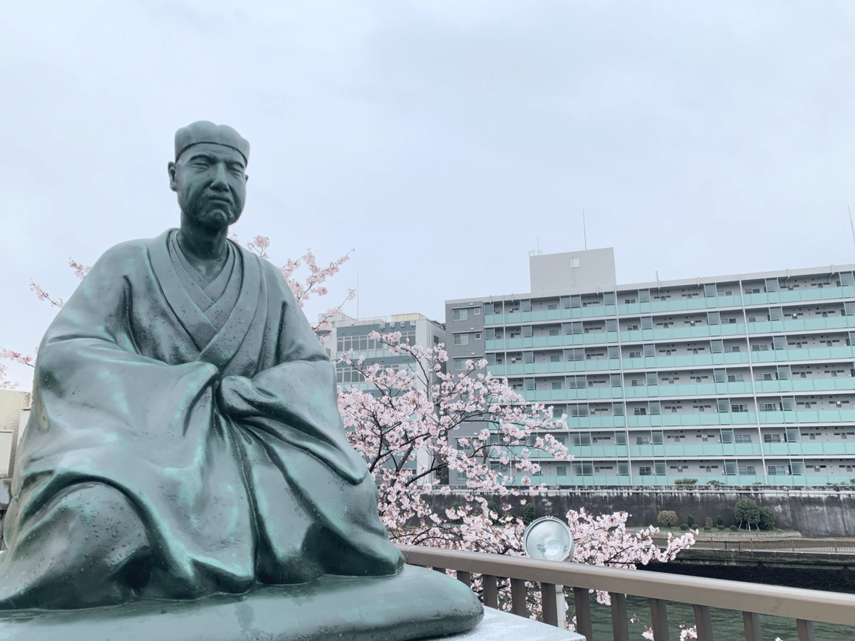 掛軸　荒川勝英　『嵐山の夏』　共箱　二重箱　【筏舟　川下り　水墨】 掛軸 荒川勝英 『嵐山の夏』 共箱 二重箱 【筏舟 川下り 水墨