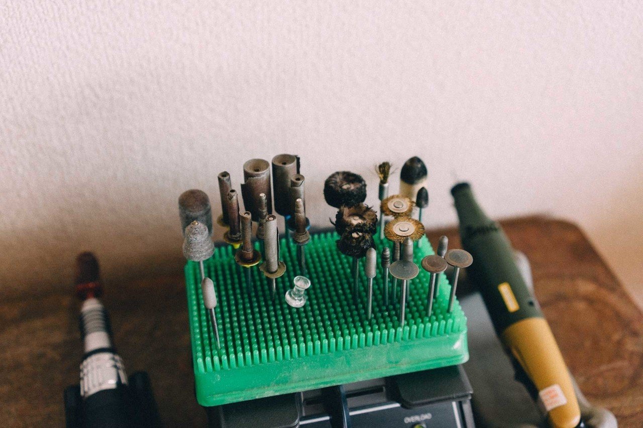 三浦明範、『朽ちた果実Ⅱ』、希少画集より、状態良好、新品木製額・額装付 三浦明範、『朽ちた果実Ⅱ』、希少画集より、状態良好、新品木製