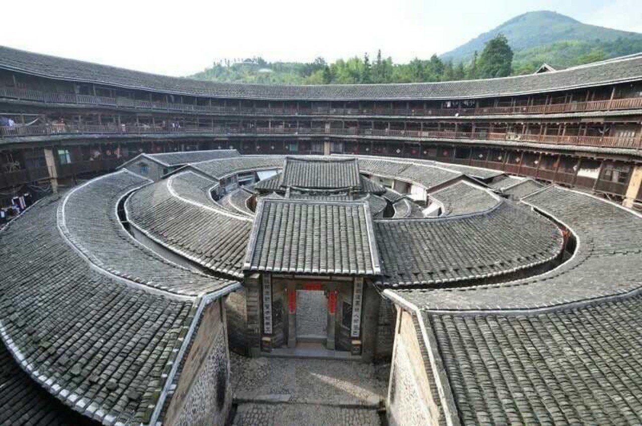 中国福建•広東 裏名有皿 口径 約 13.5cm 底径 約 7.6