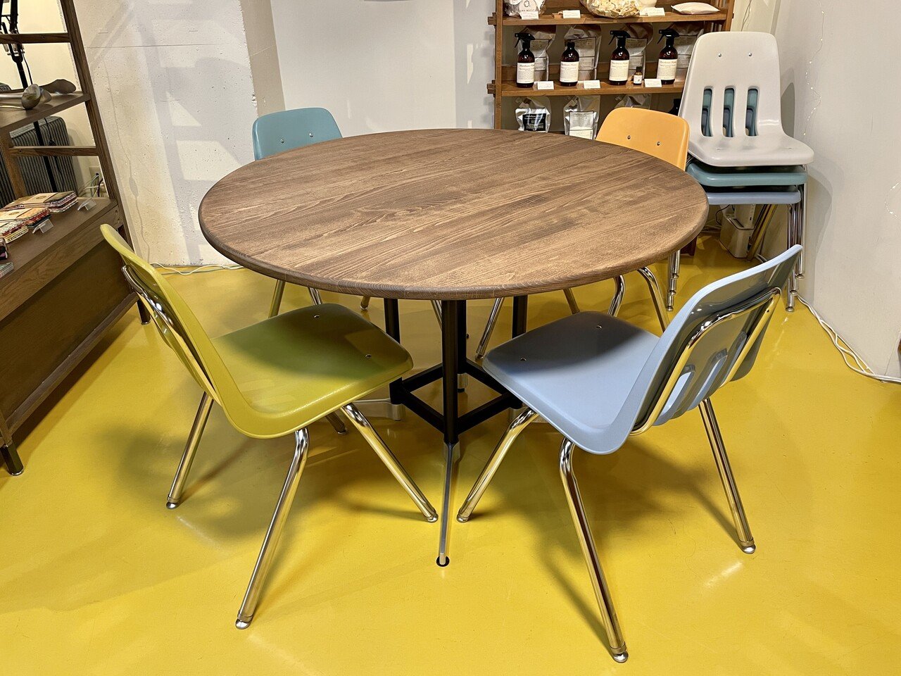 アメリカの学校椅子。｜インテリアショップ APARTMENT