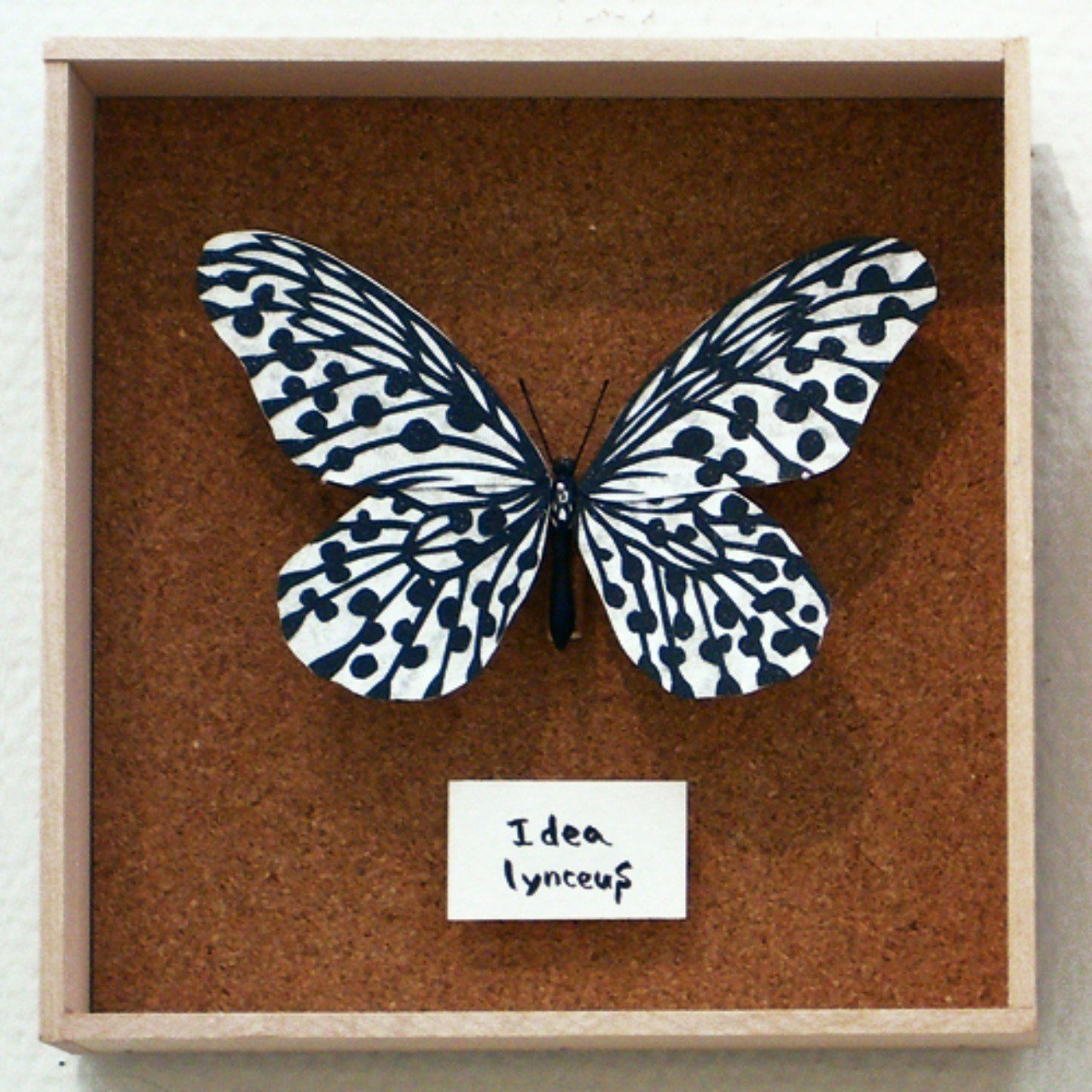 アート作品　「蝶と暮らす」 69984c43c48d8ecdb5ecb0482d236a