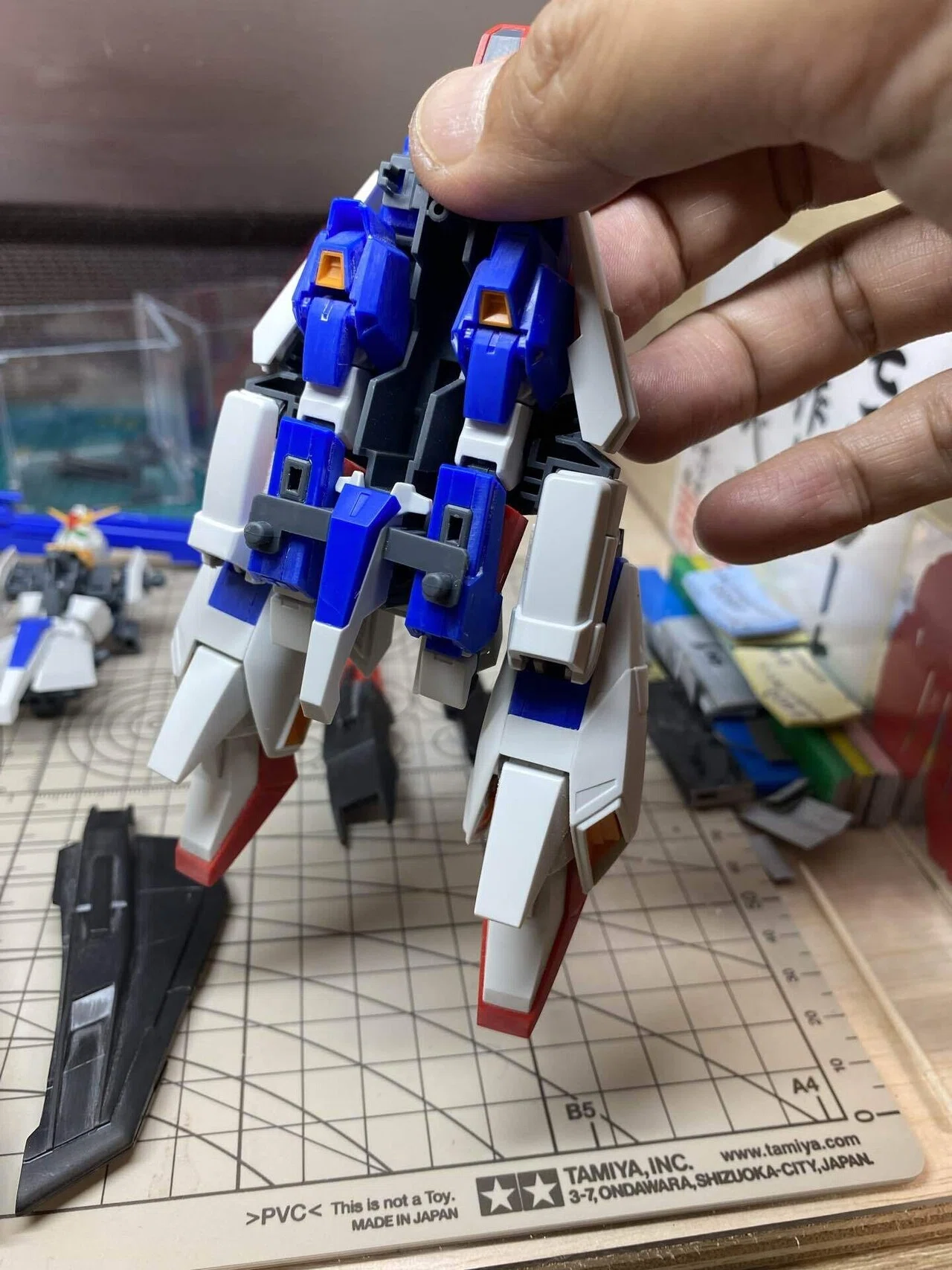 ゼロから始めるエアブラシ塗装(HGUC MSZ-006制作記 vol.6 合わせ目消し