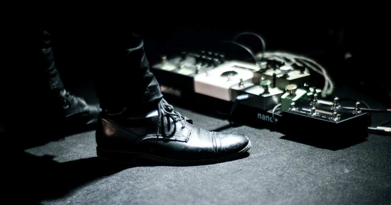 ZAZEN BOYSメンバーがギターとLine 6 DL4 Mk2を弾き倒す動画