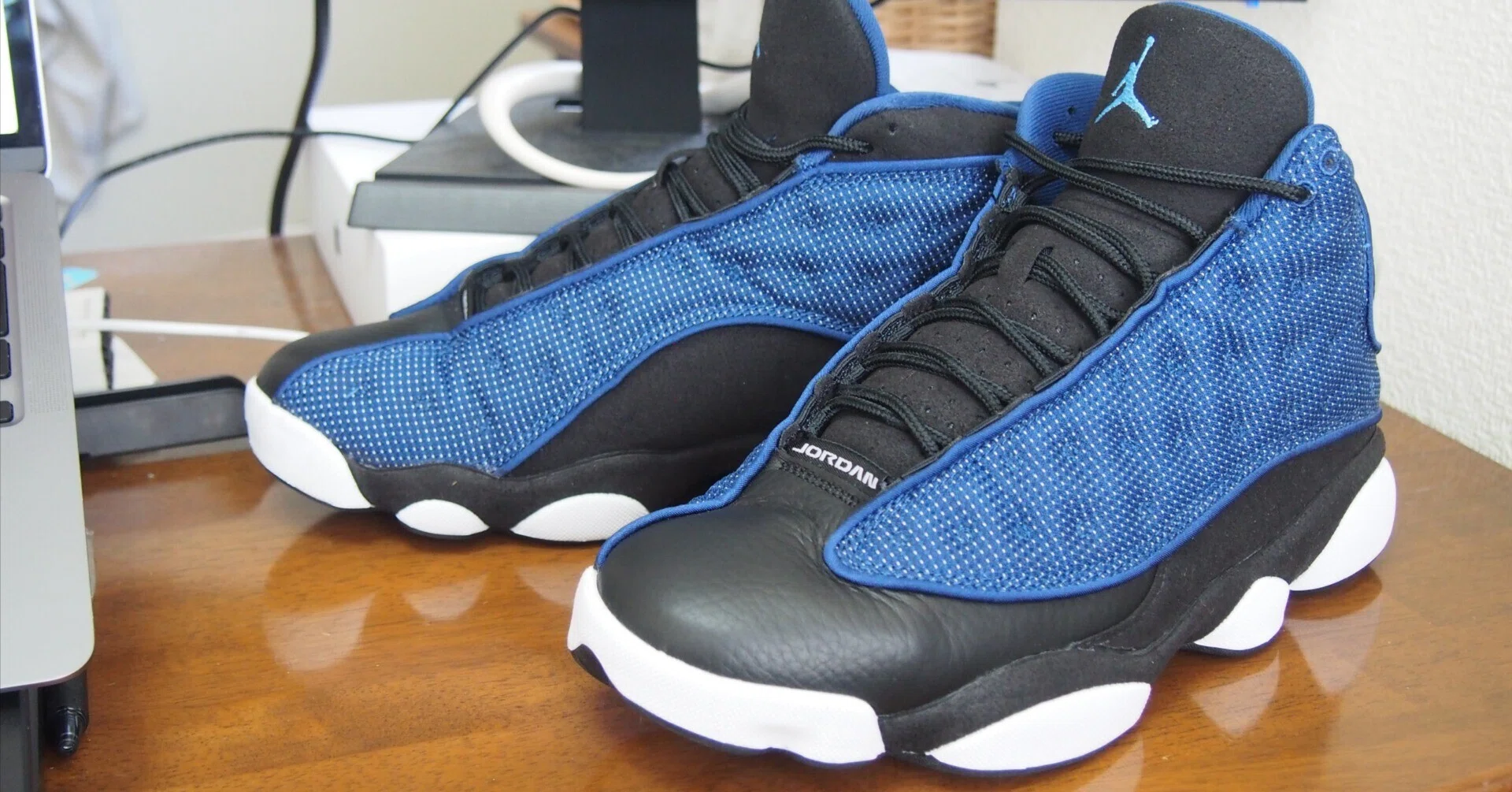 ネット卸し売り Jordan Air Jordan 13 白/黒 バスケットシューズ 23cm