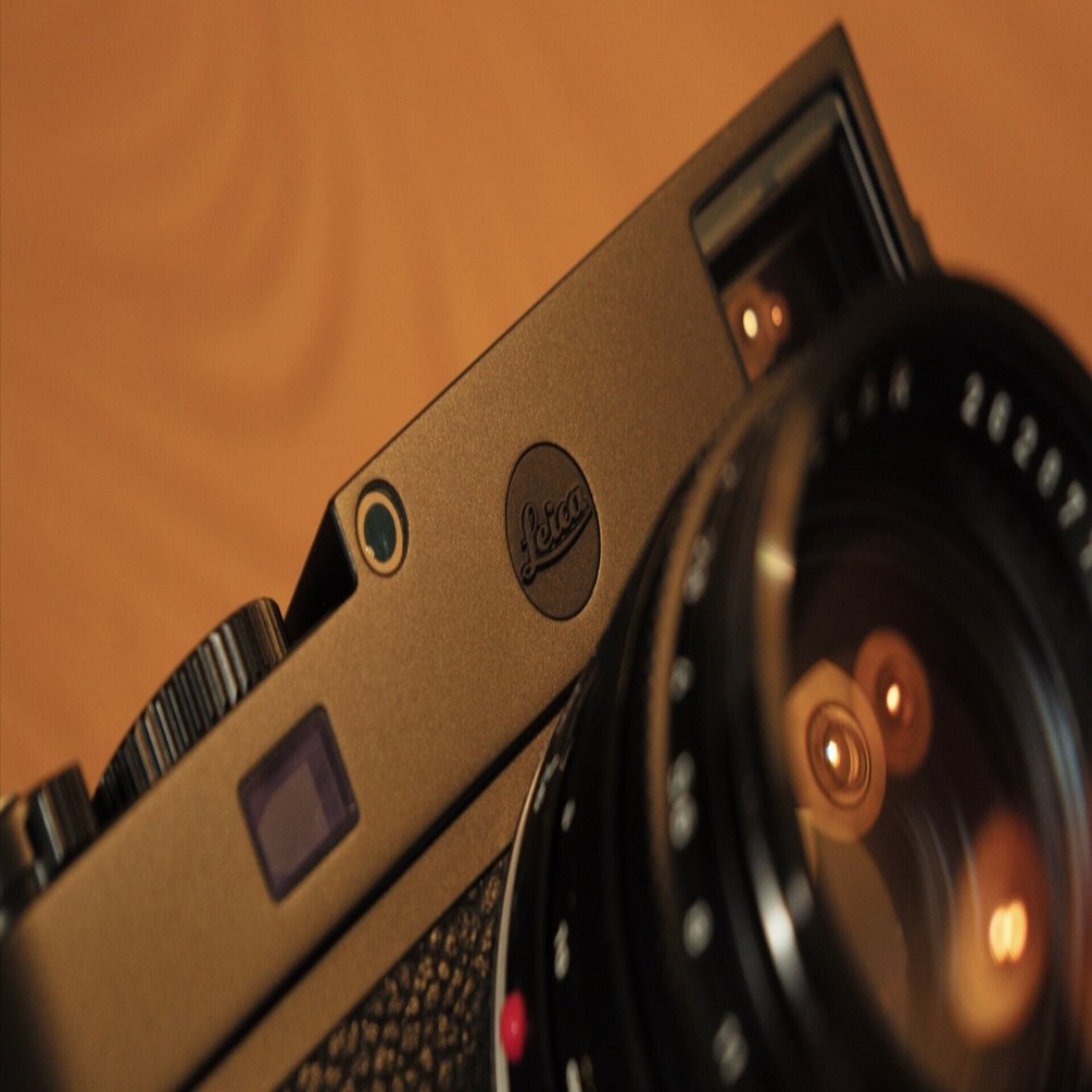 【美品】Leica M6 黒バッジ換装済 (赤バッジ付) ライカの赤バッジを本気で黒く塗る｜kamo