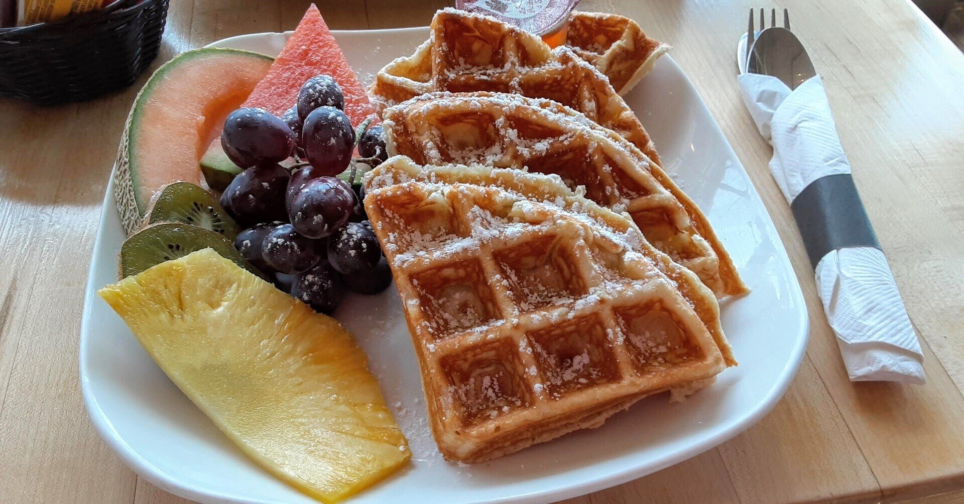 朝食を楽しむ 笑子 J Montreal カナダ モントリオールよりお届けします Note