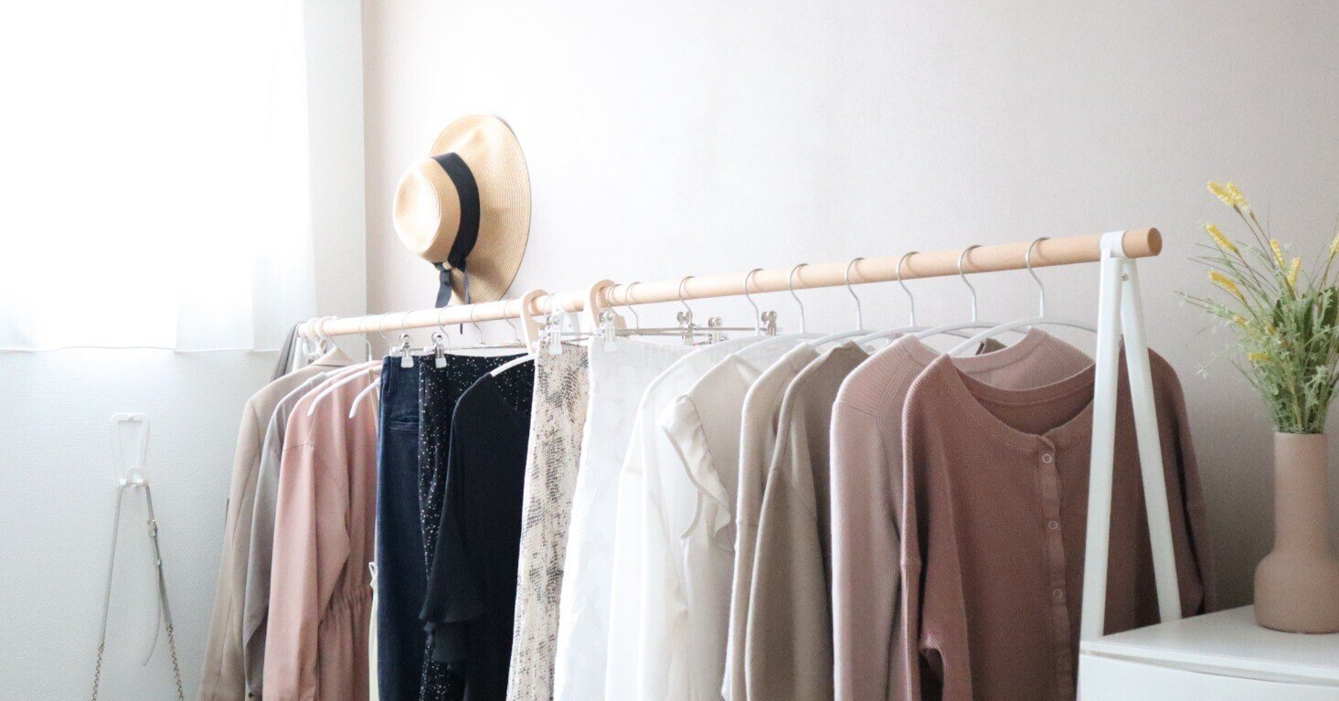 クローゼット収納 洋服の適正量とは 服を循環させるクローゼットへ 倉田 エリ ルームスタイリスト 出版コンシェルジュ Note クローゼット収納 洋服の適正量とは 服を循環させるクローゼットへ 倉田 エリ ルームスタイリスト 出版コンシェルジュ Note