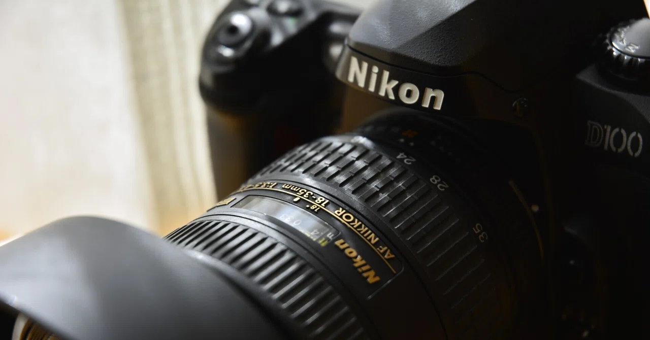 ♥︎◇大人気本格一眼レフ♪ ◇Nikon D100 ◇説明書付き Yahoo ♥︎◇大人気本格一眼レフ♪ ◇Nikon D100 ◇説明書付き Yahoo