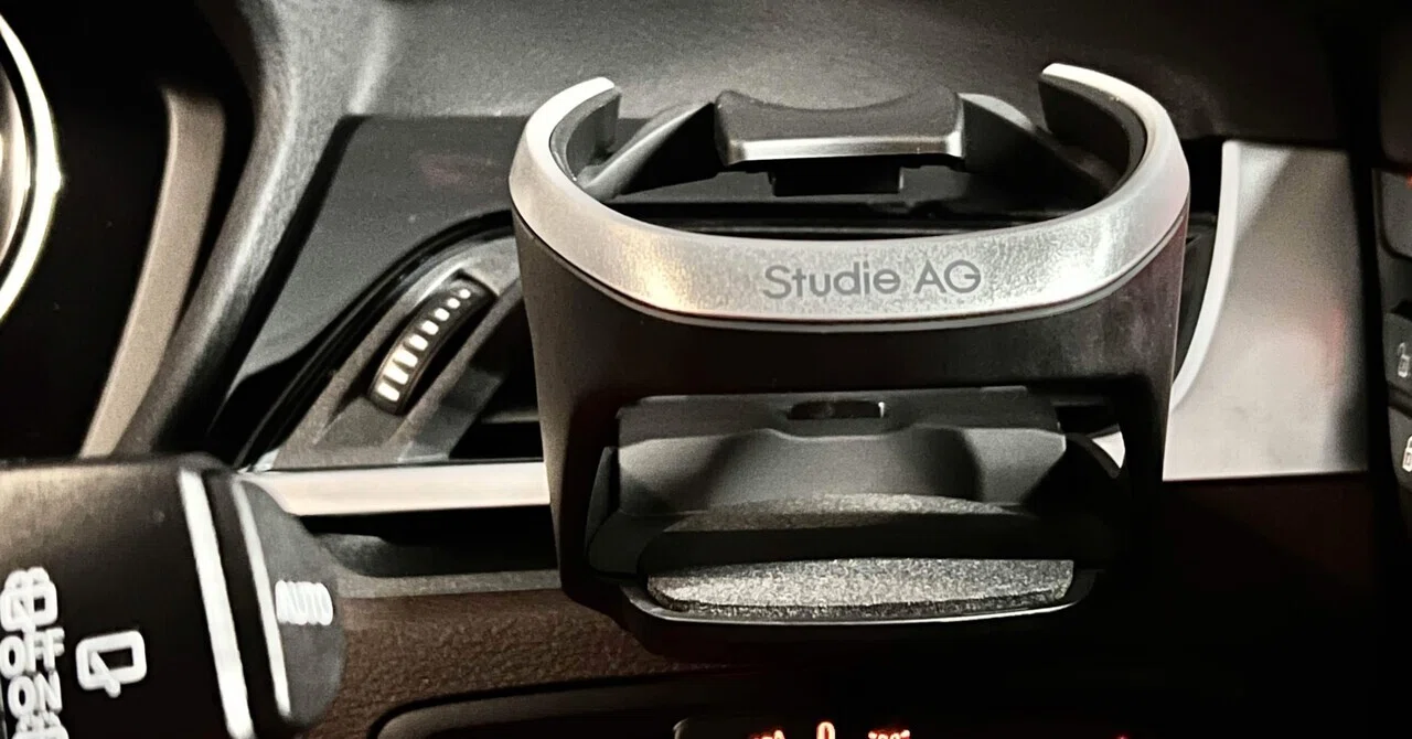 カップホルダーfor BMW X1/X2｜鈴木BOB康昭