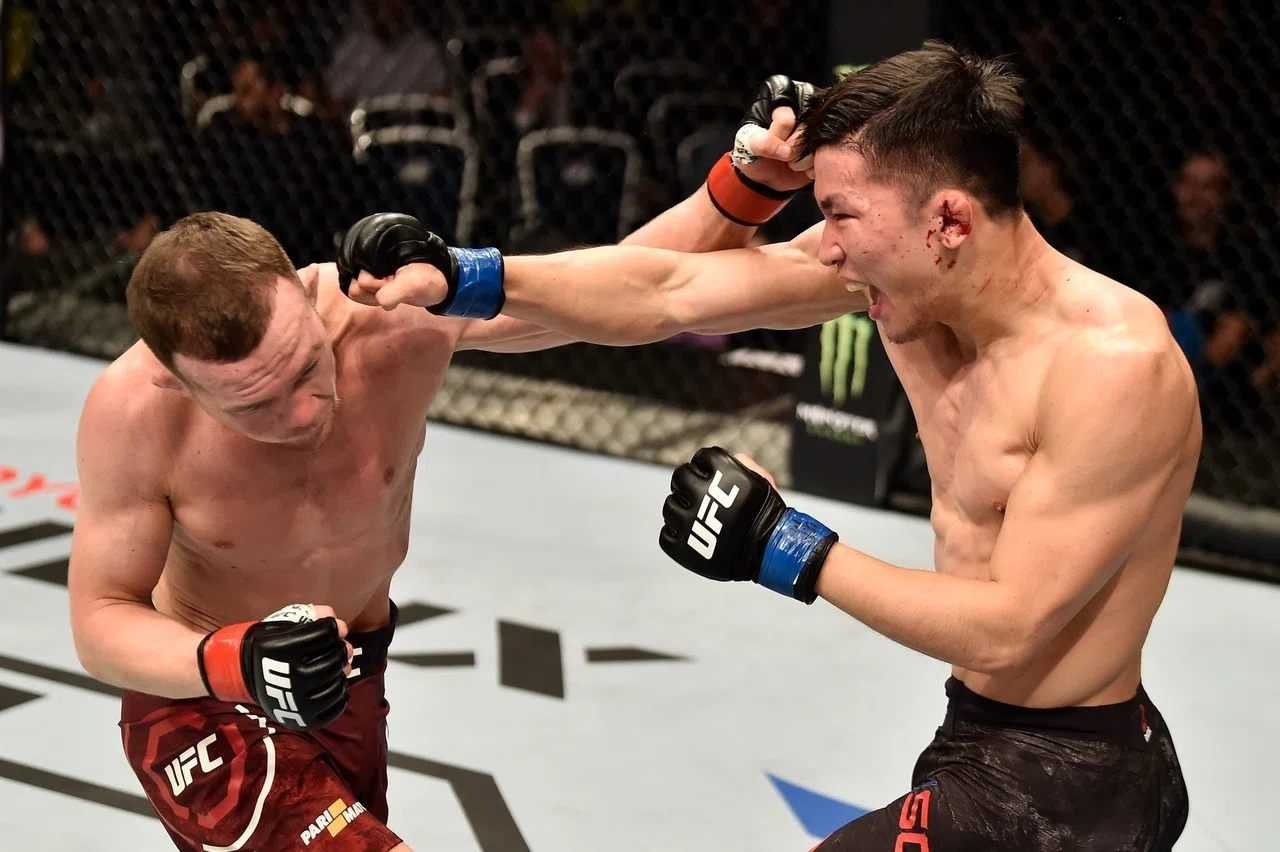 UFC】マーク・ハントがロシア大会でオレイニクのリアネイキドチョーク