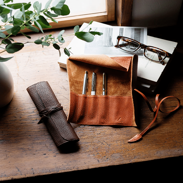 愛用ペンケースの紹介 〜土屋鞄 ロールペンケース〜｜にー