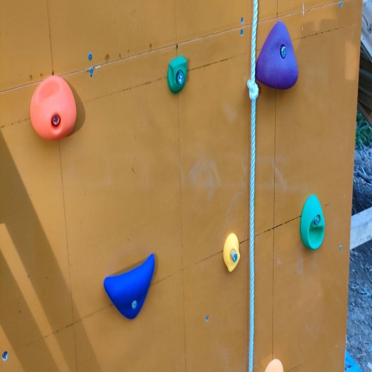 ボルダリングの壁作っています｜shanthi-usui