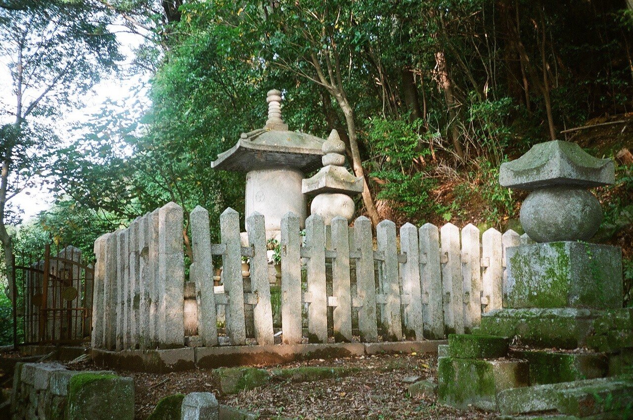 石造五輪塔（鎌倉時代）