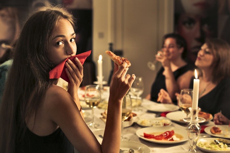 ディナー 女性 門限