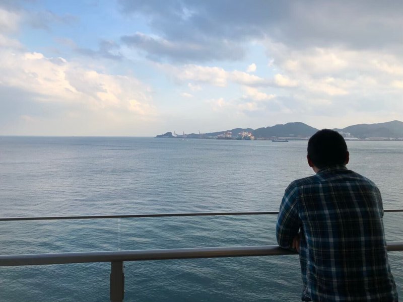 関門海峡を眺める