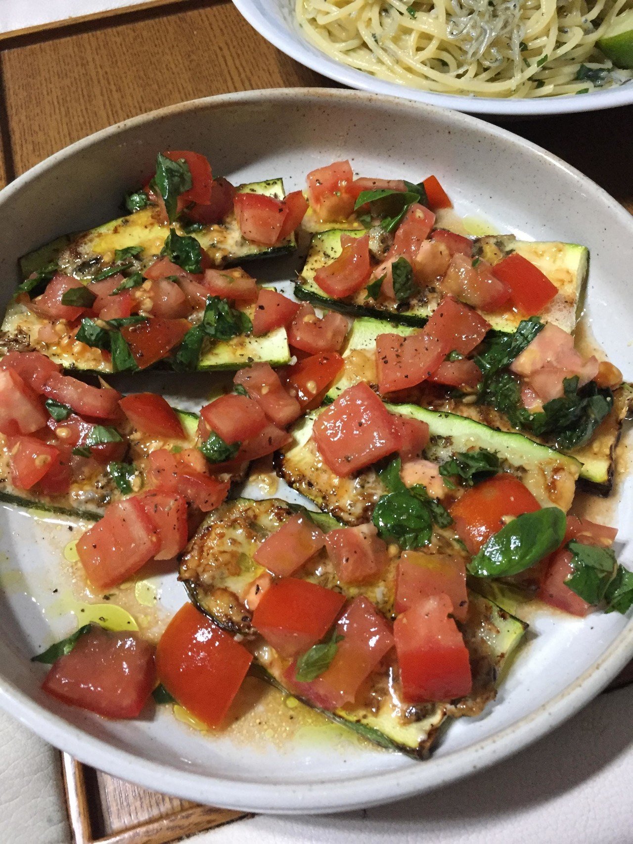 廣州窯（KWANGJUYO）の器たち｜小原 亮