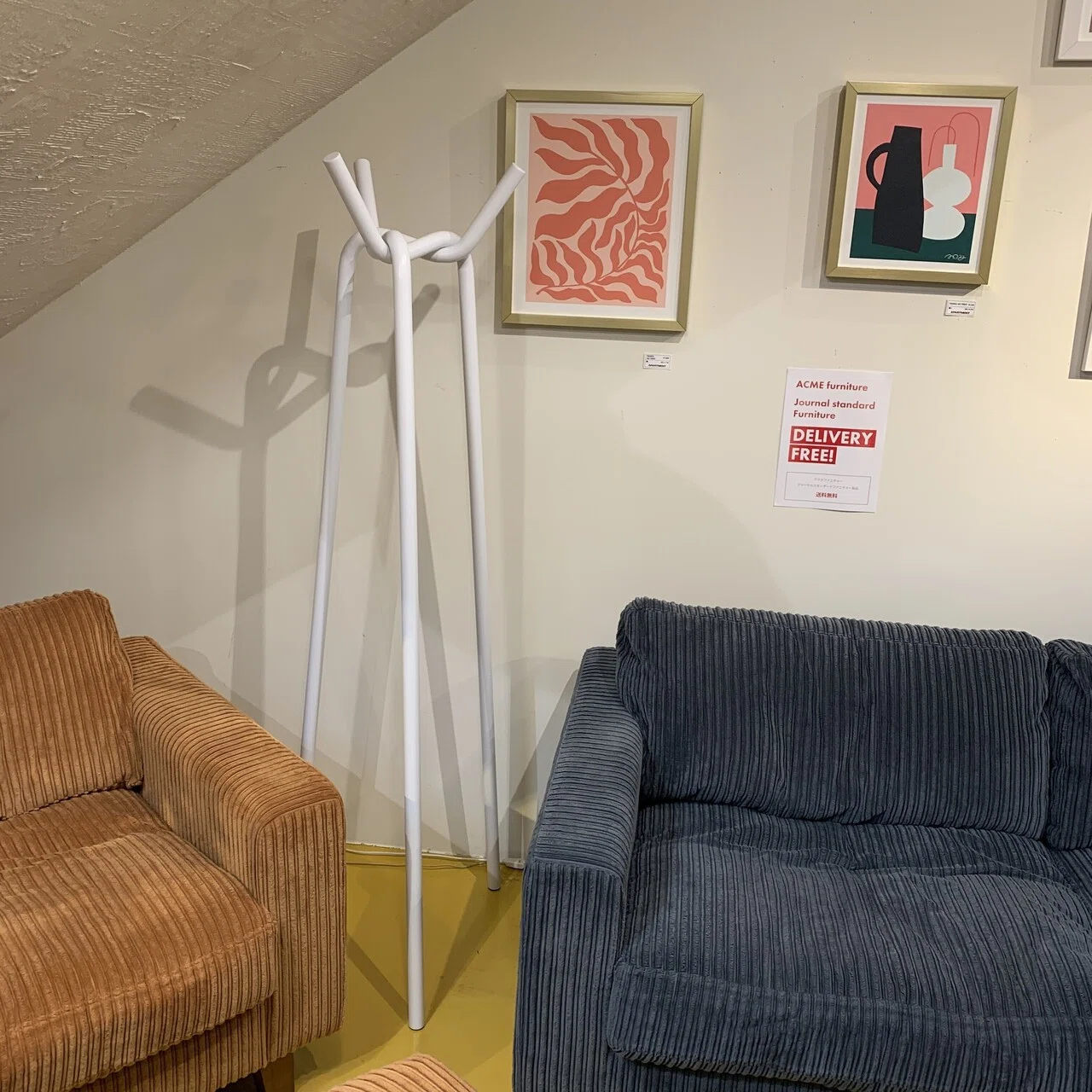 編み物のようなハンガーラック 【KNIT】｜インテリアショップ APARTMENT