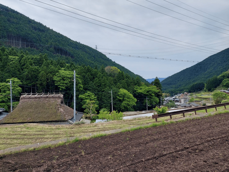岩座神（いさりがみ）の集落。美しい日本の田園風景。