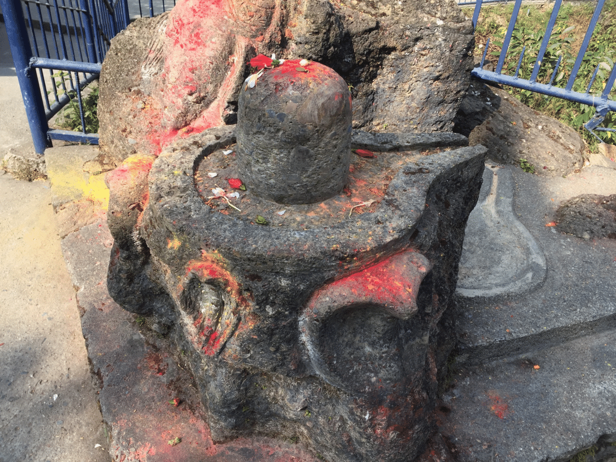 ネパール紀行③ 路上に佇む祈りの造形｜shuzo_kumagai