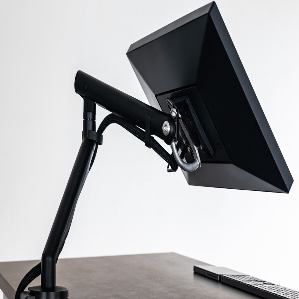 Flo Monitor Armが好きすぎて、ハーマンミラーの正規代理店になって