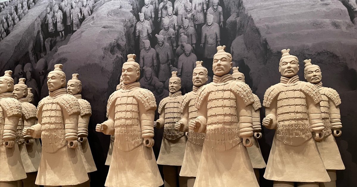 唐時代 八世紀 加彩兵馬俑 置物 高さ約40cm 約4kg 箱付 WWTT186 唐時代 八世紀 加彩兵馬俑 置物 高さ約40cm 約4kg 箱付 WWTT186