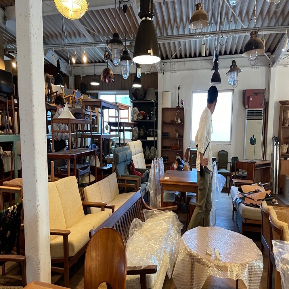 埼玉県東松山へ。北欧ヴィンテージ家具屋さんと自然公園。｜lamy