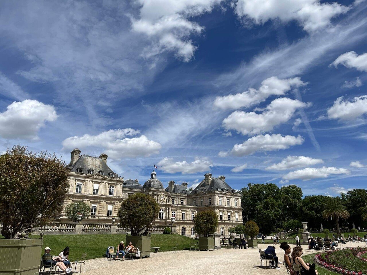 パリの春 リュクサンブール公園｜Victoria Okada